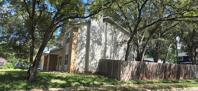2800 Norfolk Dr