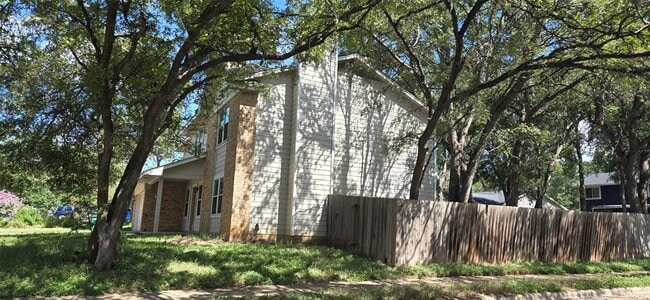 Photo - 2800 Norfolk Dr