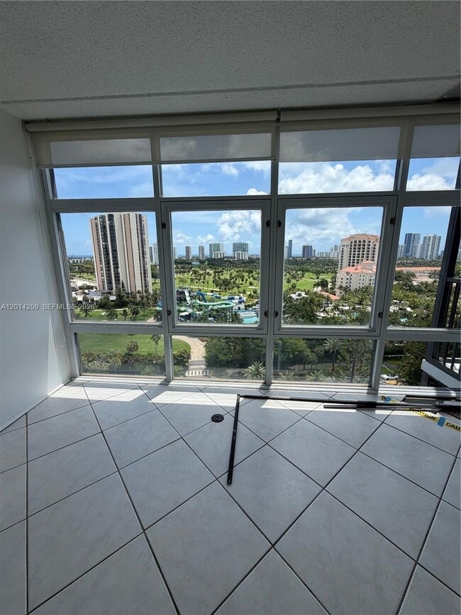 Photo - 20100 W Country Club Dr Unit 1606