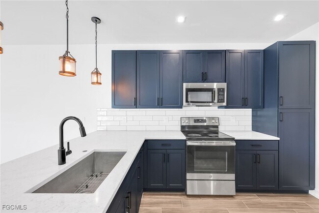 Photo - 7584 Carnegie Way