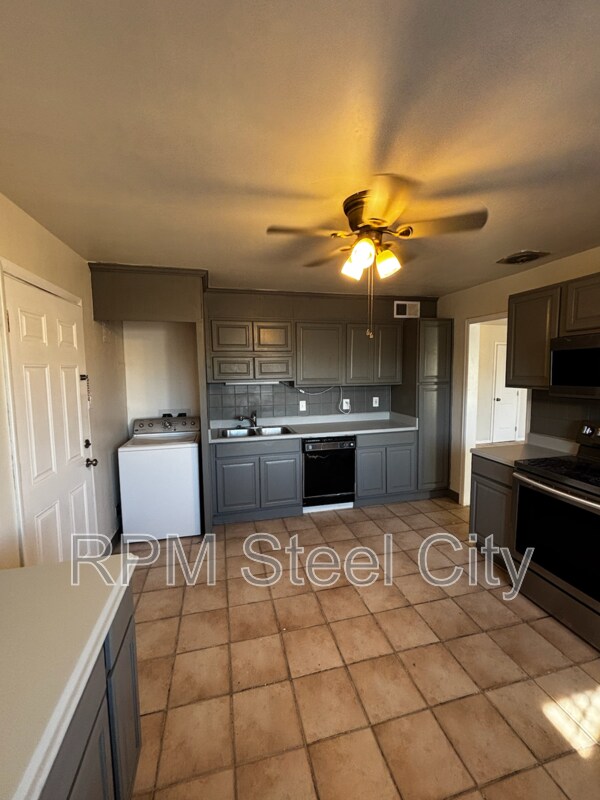 Photo - 2521 Emilia St