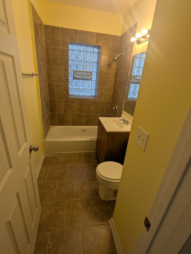 Bathroom - 8201 S Ada St