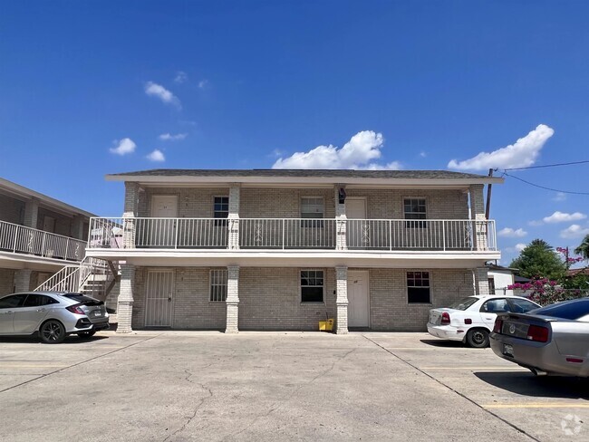 Building Photo - 216 E Cherry Ln Unit 11 Rental