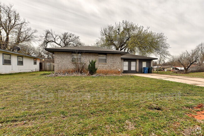 Building Photo - 1300 Juniper Cir Rental