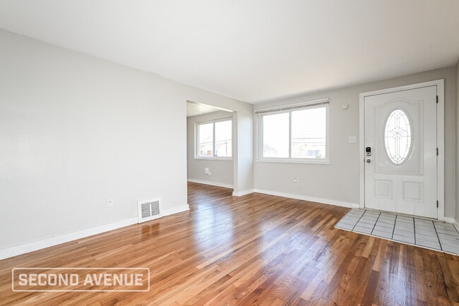 Photo - 536 Burton Dr