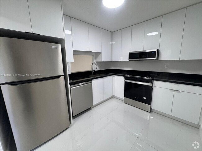 Building Photo - 1830 SW 81st Ave Unit 4303 Rental
