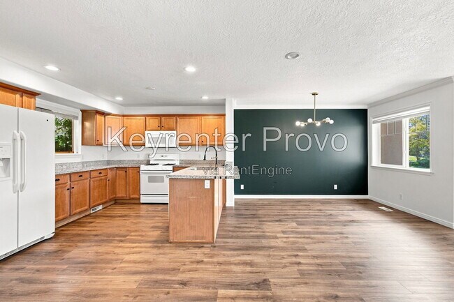 Photo - 1285 Alpine Way
