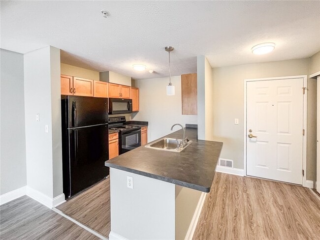 Building Photo - 250 Exchange Blvd Rental
