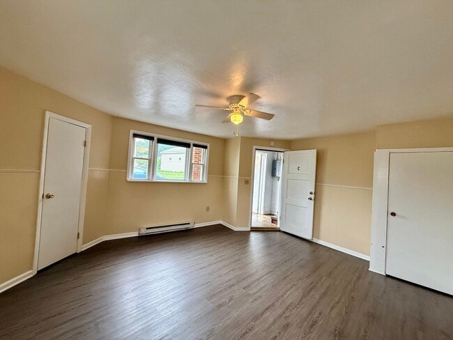 Photo - 560 N Pine St Unit 3
