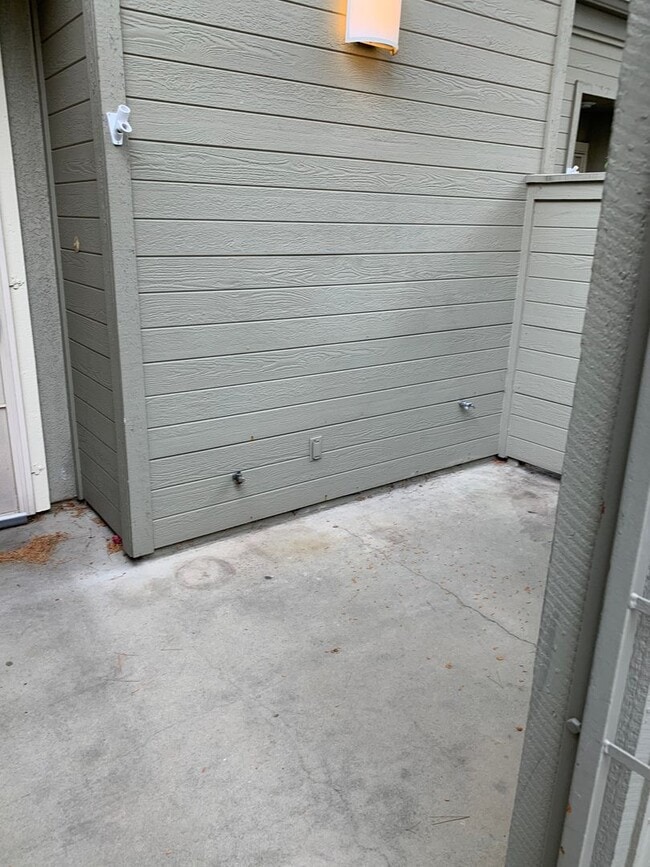 Photo - Beautiful 3 Bedroom 2 1/2 Bathroom Granada Hills Townhouse! Must See! Ready For Move-In!