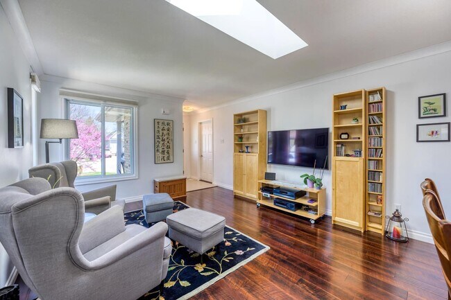 Photo - 663 Grove Ave