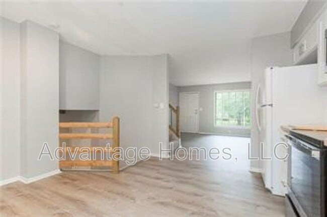 Photo - 1423 E Haven Ln Unit KS 66062