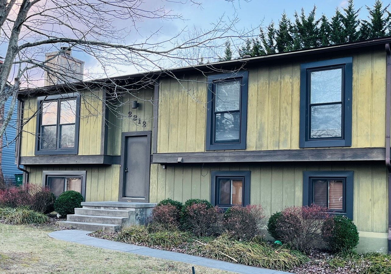 4 Bedroom 2 Bathroom House - 4 Bedroom 2 Bathroom House