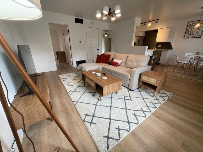 Photo - 1325 Bagby Ave