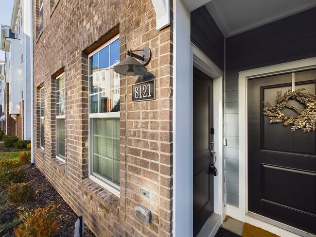 Photo - 8121 Wistar Creek Mews