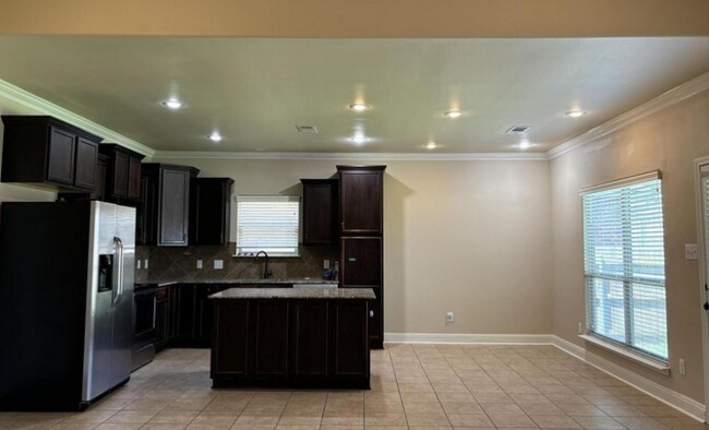 Photo - 120 Endicott Dr