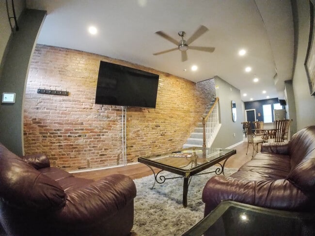 Photo - 819 N Montford Ave