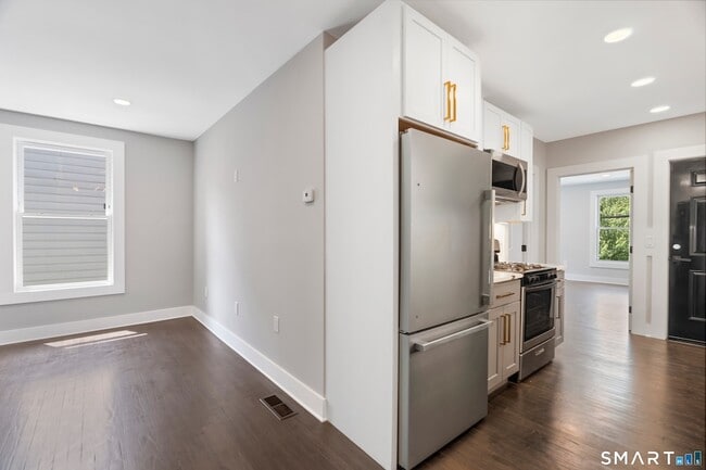 Photo - 492 Lombard St