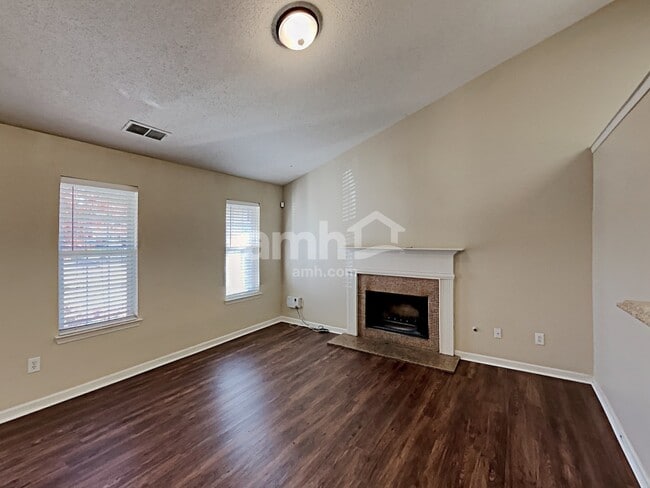 Photo - 3276 Peach Ct NW