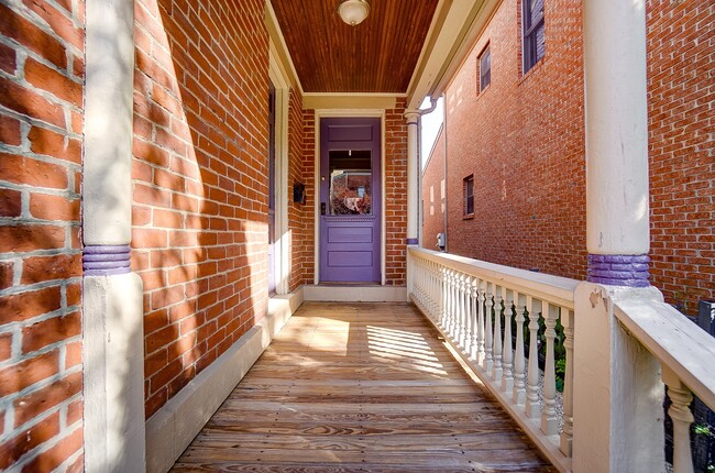 218 Brown St - 218 Brown St