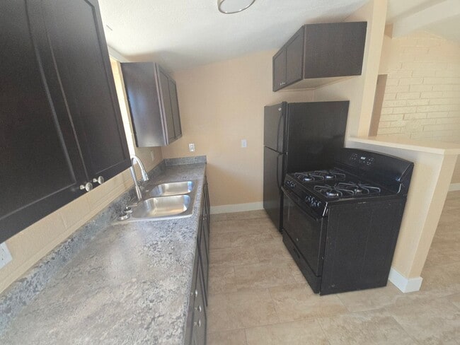 Photo - 2b1bth condo