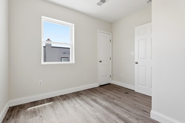 Photo - 4230 6th St SE