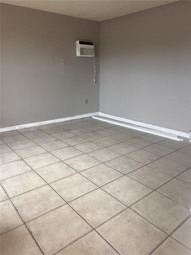 Photo - 571 NE 136th St Unit 571