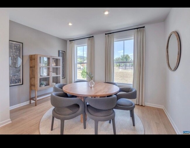 Photo - 4831 Mercer St