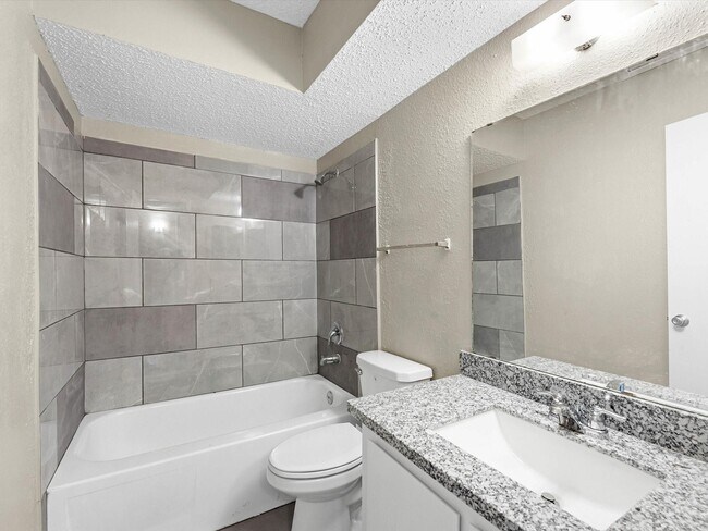 Photo - 5634 Birchmont Dr Unidad 22
