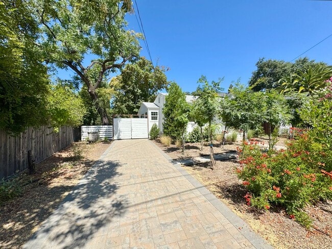 Building Photo - Rare Find Saint Helena Gem, “Upper Tainter... Rental