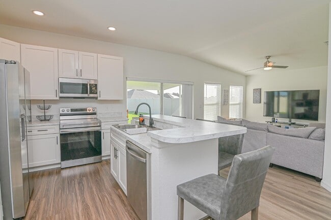 Photo - 285 Arbuthnot St