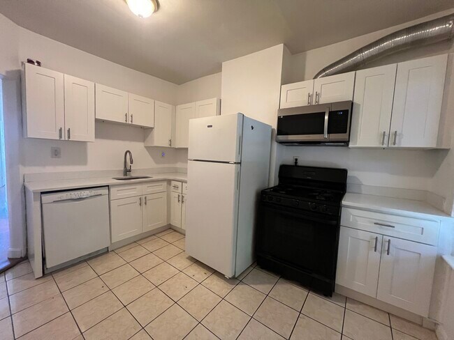 848 Huntington Ave Unit 3