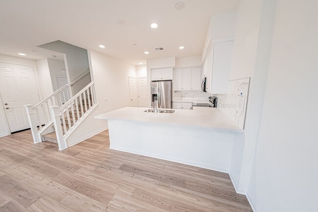 10733 Graphite St
