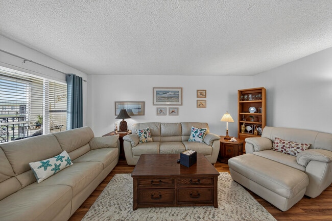 Photo - 804 SE 7th St Unidad 405