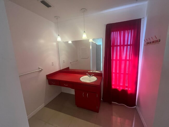 Photo - 1304 53rd Ave W Unit Apt A