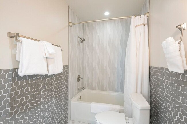 Photo - 1822 15th St NW Unidad ID363P