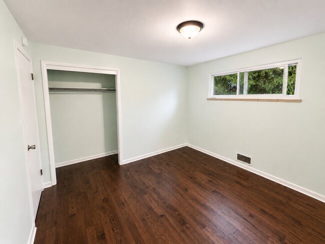 Photo - 1447 Iowa Ave
