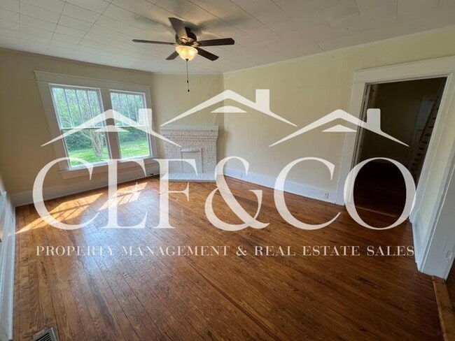 Photo - 2446 Wallace Ave