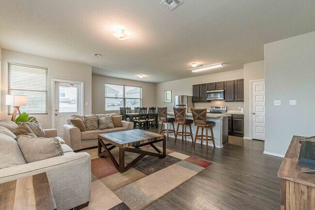 Photo - 9427 Somers Bend