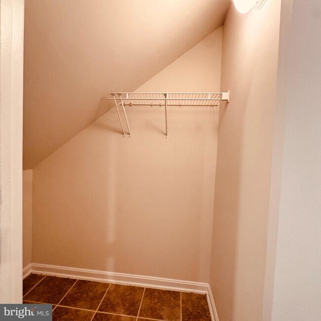 8936 Singleleaf Cir