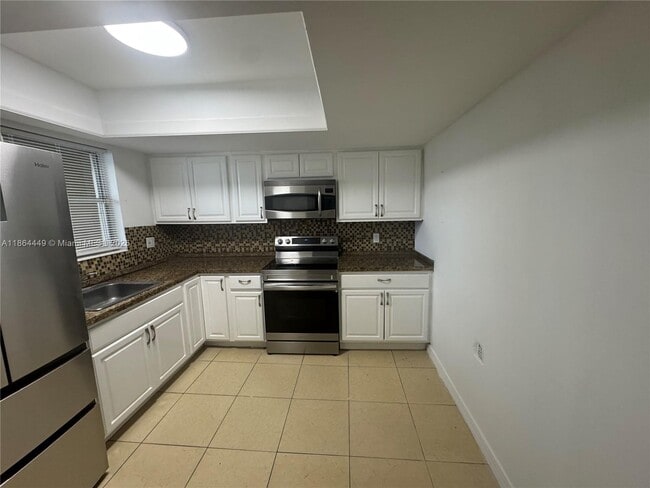 Building Photo - 11930 NE 19th Dr Unit 16 Rental