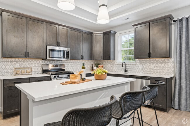 End - 2BR, 2BA - 1,470SF - Kitchen - Encore at West Valley