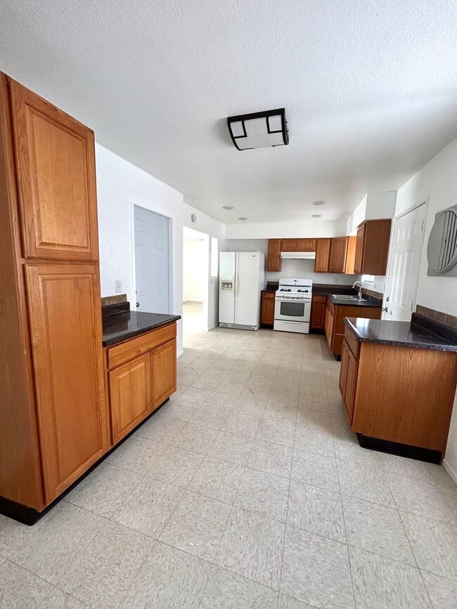 Photo - 2 Bedroom 1 Bathroom Home Close To Town