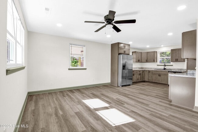 Photo - 103 Armstrong Dr
