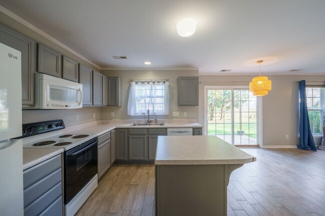 Photo - Nice affordable SFH in Steel Creek