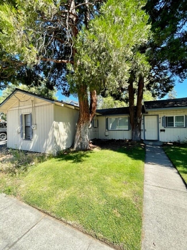 Building Photo - Newport Ave Triplex - 00404-NEWP-00 Unit Newport Ave., 418 NW - 00418-NEWP