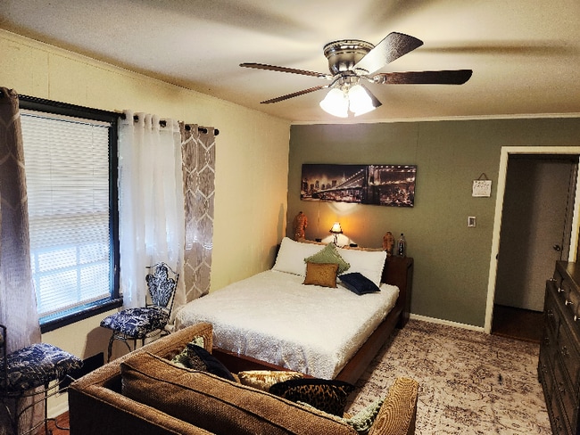 Photo - 4197 Fredericksburg Dr