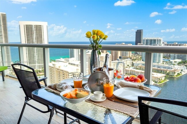 Photo - 2600 E Hallandale Beach Blvd Unidad T3103 Rental