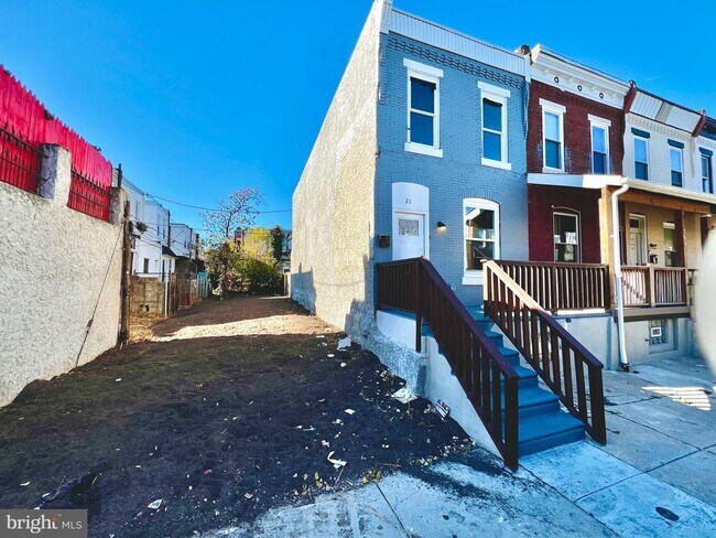 Photo - 212 N Wanamaker St Townhome