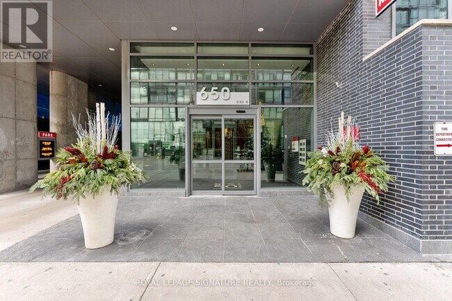 Photo - 650 King St W Unit 705